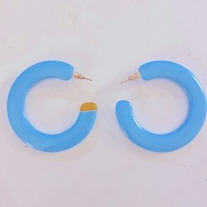 Cult Gaia Kennedy Hoop Earrings color: Bluebell